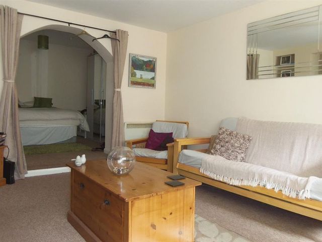  Image of 1 bedroom Flat to rent in Seaway Road Paignton TQ3 at Seaway Road  Paignton, TQ3 2NX