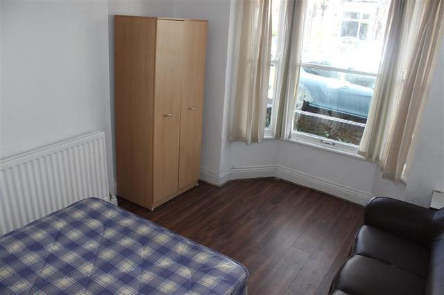  Image of 4 bedroom Detached house to rent in Second Avenue Selly Park Birmingham B29 at Second Avenue Selly Park BIRMINGHAM, B29 7HD