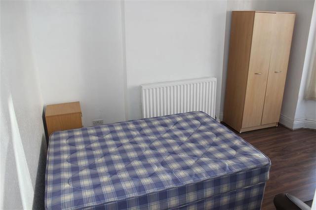  Image of 4 bedroom Detached house to rent in Second Avenue Selly Park Birmingham B29 at Second Avenue Selly Park BIRMINGHAM, B29 7HD