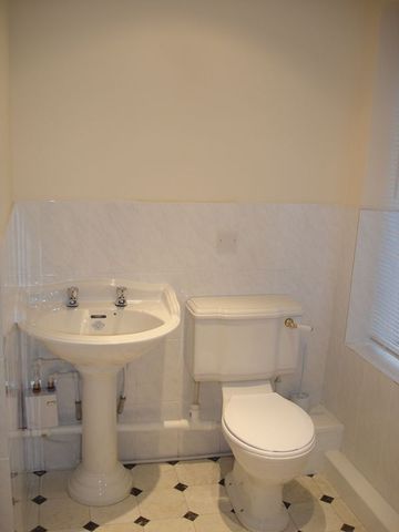  Image of 1 bedroom Flat to rent in Sheffield Road Barnsley S70 at Sheffield Road  Barnsley, S70 1HS
