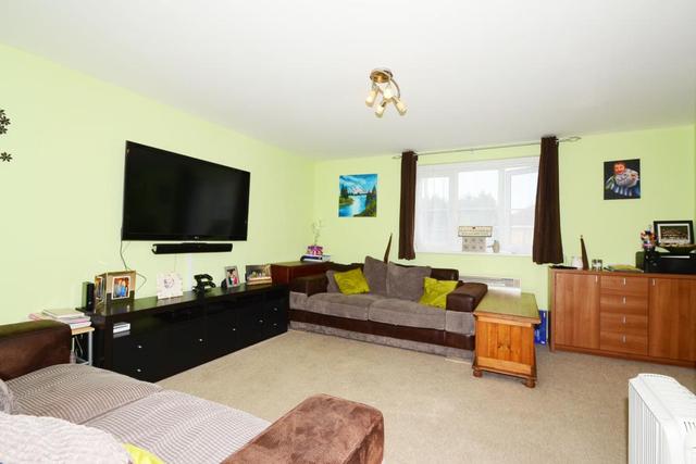  Image of 2 bedroom Apartment to rent in Sherriff Close Esher KT10 at Esher Surrey Surrey, KT10 8AT