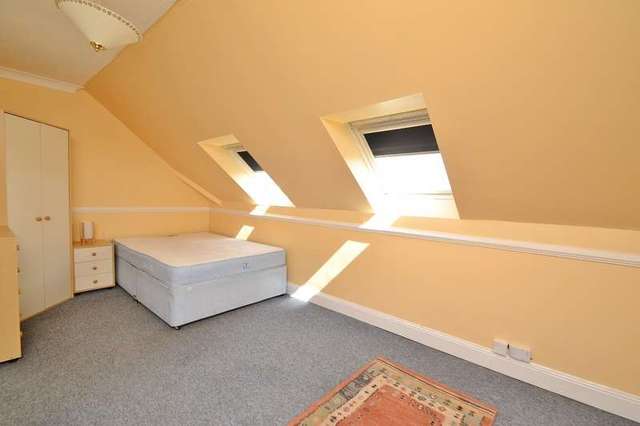  Image of Flat for sale in Hill Lane Southampton SO15 at 146-148 Hill Lane  Southampton, SO15 5TX