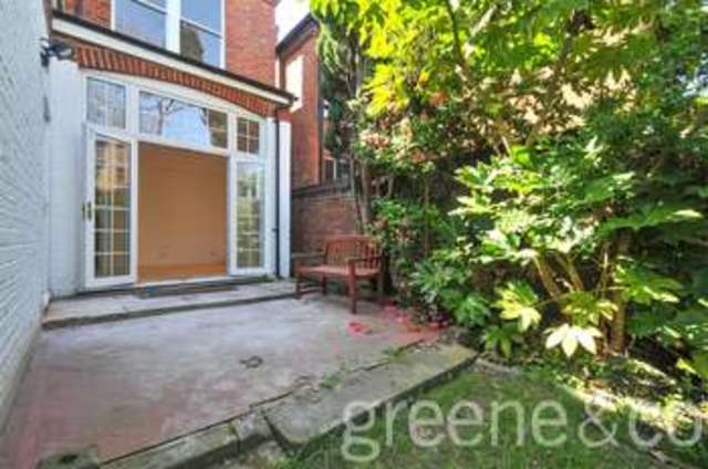  Image of 3 bedroom Flat to rent in Shoot Up Hill London NW2 at Mapesbury London Fortune Green, NW2 3XJ
