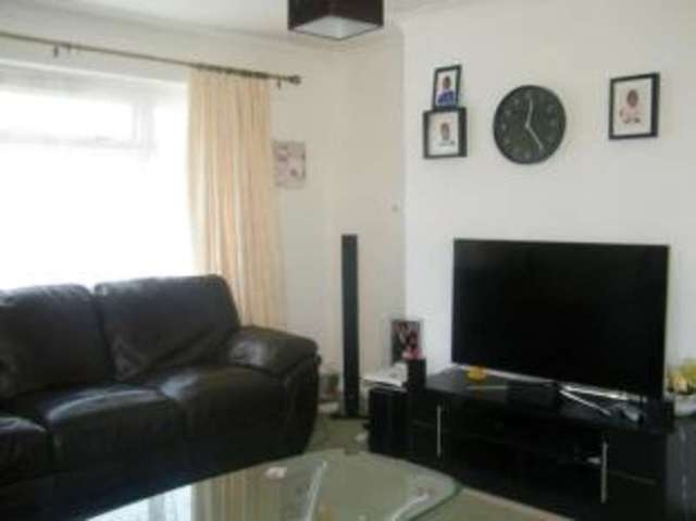  Image of 2 bedroom Flat for sale in Shrublands Avenue Croydon CR0 at Shirley Croydon Shirley, CR0 8JD