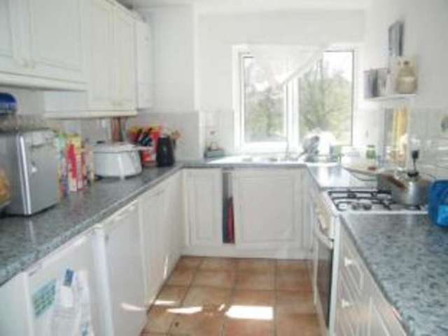  Image of 2 bedroom Flat for sale in Shrublands Avenue Croydon CR0 at Shirley Croydon Shirley, CR0 8JD