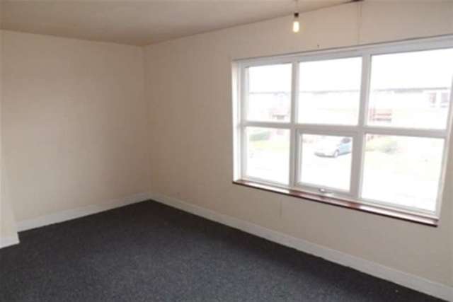  Image of 2 bedroom Flat to rent in Sicey Avenue Sheffield S5 at Sheffield, S5 6NG