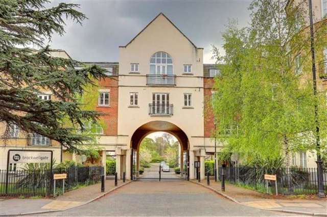  Image of 2 bedroom Apartment for sale in Herbert Mews London SW2 at Tulse Hill, SW2 2YG