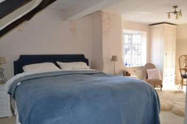  Image of 4 bedroom Cottage for sale in Silver Street Barrow-upon-Humber DN19 at Silver Street  Barrow-Upon-Humber, DN19 7DN