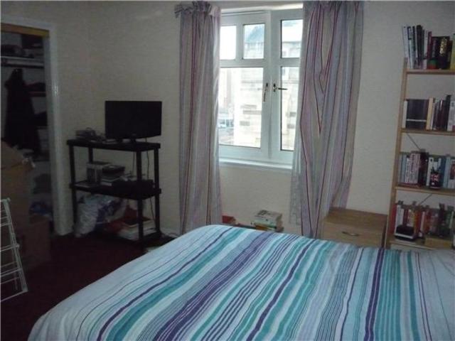  Image of 3 bedroom Flat to rent in Sinclair Close Edinburgh EH11 at Slateford Edinburgh Edinburgh, EH11 1US