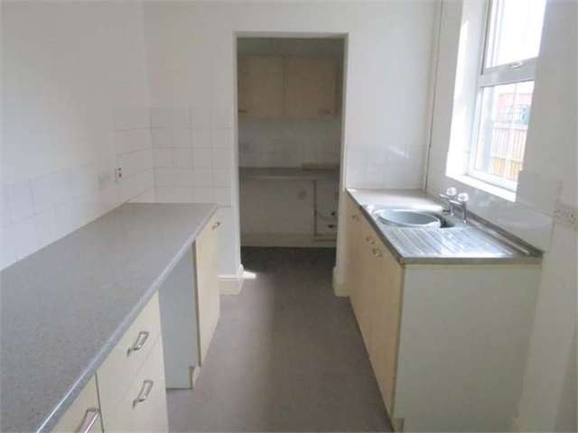  Image of 3 bedroom Terraced house for sale in Sleaford Road Newark NG24 at Sleaford Road Newark Newark, NG24 1NF