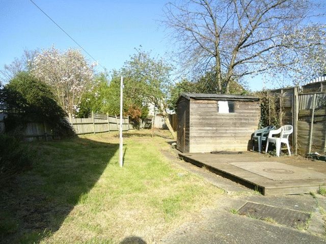  Image of 2 bedroom Flat to rent in Ivy Close Harrow HA2 at Ivy Close  South Harrow, HA2 8RX