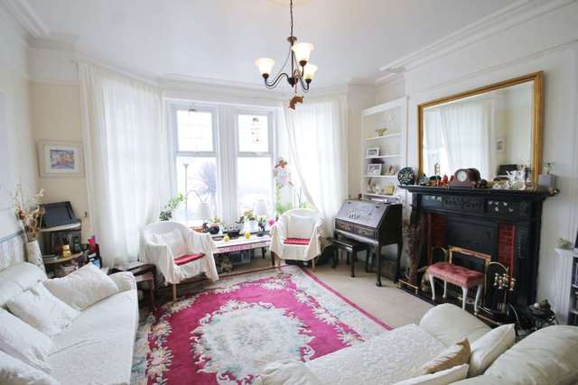  Image of 8 bedroom Detached house for sale in South Terrace Littlehampton BN17 at South Terrace  Littlehampton, BN17 5LJ
