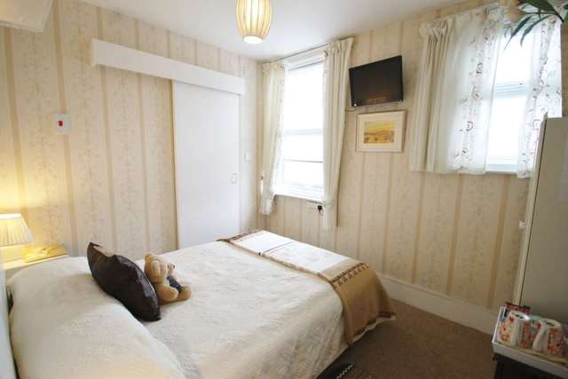  Image of 8 bedroom Detached house for sale in South Terrace Littlehampton BN17 at South Terrace  Littlehampton, BN17 5LJ