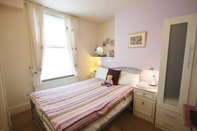  Image of 8 bedroom Detached house for sale in South Terrace Littlehampton BN17 at South Terrace  Littlehampton, BN17 5LJ