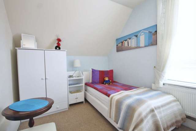  Image of 8 bedroom Detached house for sale in South Terrace Littlehampton BN17 at South Terrace  Littlehampton, BN17 5LJ