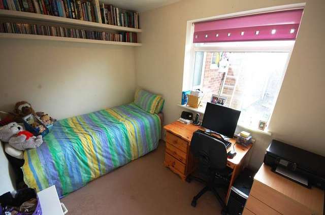  Image of 3 bedroom Bungalow for sale in Wrights Close South Wonston Winchester SO21 at South Wonston Winchester, SO21 3HD