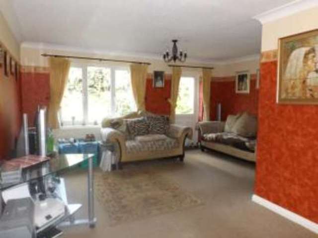  Image of 3 bedroom Detached house for sale in Finchland View South Woodham Ferrers Chelmsford CM3 at South Woodham Ferrers Chelmsford South Woodham Ferrers, CM3 5GA