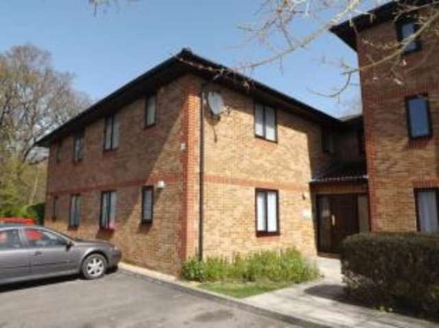  Image of 1 bedroom Flat for sale in Kern Close Southampton SO16 at Southampton Hampshire Nursling, SO16 9RA