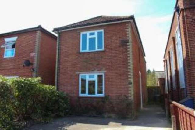 Image of 3 bedroom Detached house for sale in Park Road Southampton SO15 at Southampton Hampshire Shirley, SO15 3DE