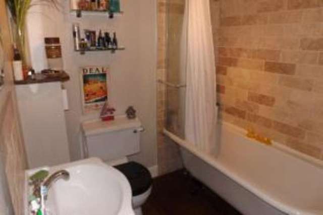  Image of 2 bedroom Flat for sale in Cavendish Grove Southampton SO17 at Southampton Hampshire Portswood, SO17 1XE