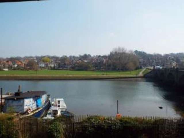  Image of 2 bedroom Flat for sale in Priory Avenue Southampton SO17 at Southampton Hampshire Portswood, SO17 2NW
