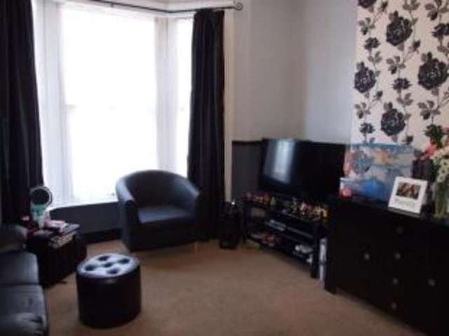  Image of 1 bedroom Flat for sale in Old Southend Road Southend-on-Sea SS1 at Southend-On-Sea Essex Southend-on-Sea, SS1 2HA