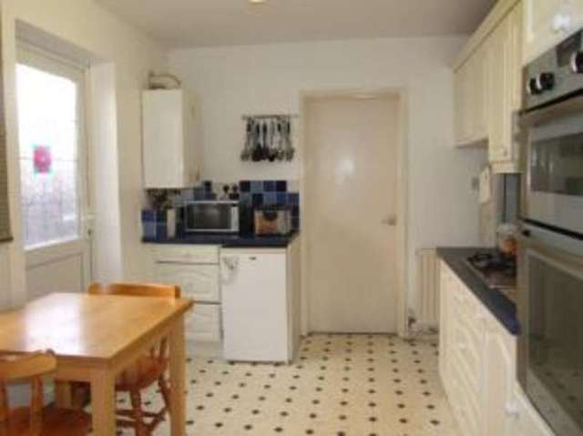  Image of 1 bedroom Flat for sale in Old Southend Road Southend-on-Sea SS1 at Southend-On-Sea Essex Southend-on-Sea, SS1 2HA