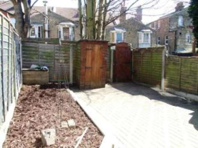  Image of 1 bedroom Flat for sale in Old Southend Road Southend-on-Sea SS1 at Southend-On-Sea Essex Southend-on-Sea, SS1 2HA