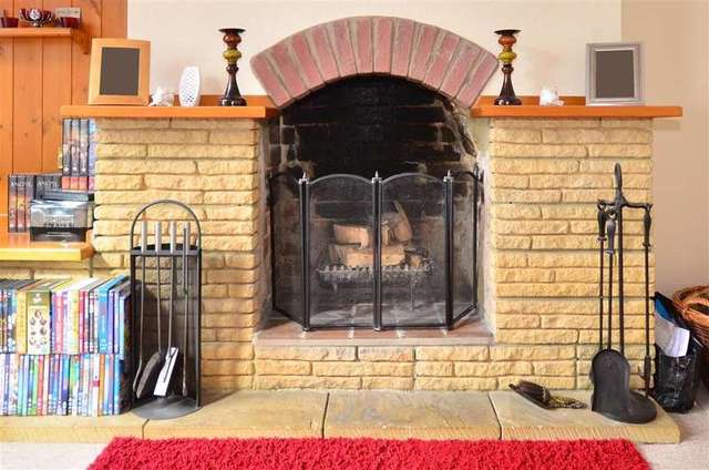  Image of 2 bedroom Detached house for sale in Southgrove Road Ventnor PO38 at Ventnor Isle of Wight Ventnor, PO38 1TW