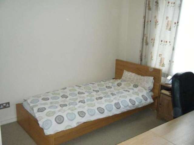  Image of 3 bedroom Detached house to rent in Sovereigns Quay Bedford MK40 at Bedford Bedfordshire Bedford, MK40 1TF
