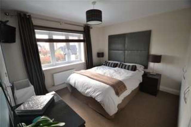  Image of 4 bedroom Detached house for sale in Sparrowhawk Way Bracknell RG12 at Bracknell Berkshire Popeswood, RG12 8BN