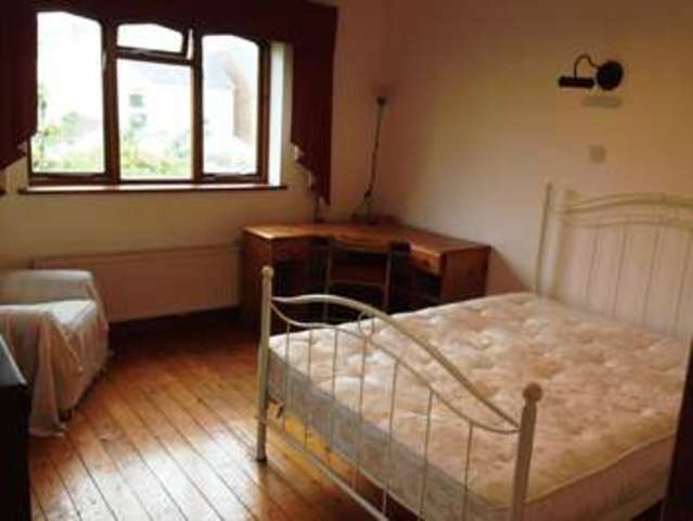  Image of 4 bedroom Detached house for sale in Spenser Road Bedford MK40 at Spenser Road  Bedford, MK40 2BB