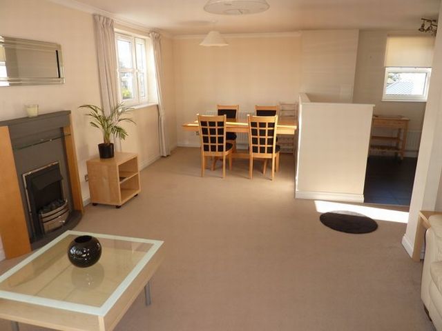  Image of 2 bedroom Flat to rent in Springfield Street Edinburgh EH6 at Leith Walk Edinburgh Edinburgh, EH6 5DE
