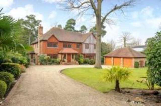  Image of 5 bedroom Detached house for sale in Springhurst Close Croydon CR0 at Croydon  Shirley, CR0 5AT