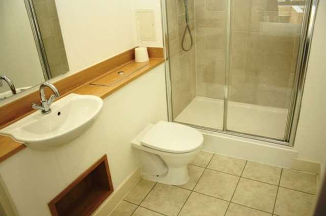  Image of 2 bedroom Flat to rent in Devons Road London E3 at Devons Road  Bow, E3 3BF