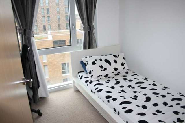  Image of 2 bedroom Flat to rent in Devons Road London E3 at Devons Road  Bow, E3 3BF