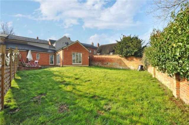  Image of 2 bedroom Cottage for sale in Little Tingewick Buckingham MK18 at Buckingham Buckinghamshire Tingewick, MK18 4AG