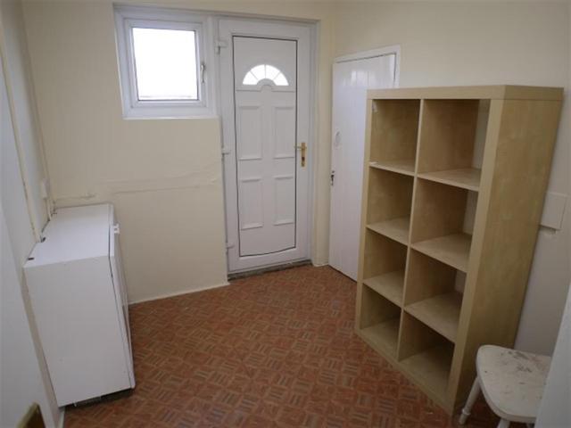  Image of 3 bedroom Terraced house to rent in Standale Avenue Pudsey LS28 at Pudsey  Pudsey, LS28 7JF