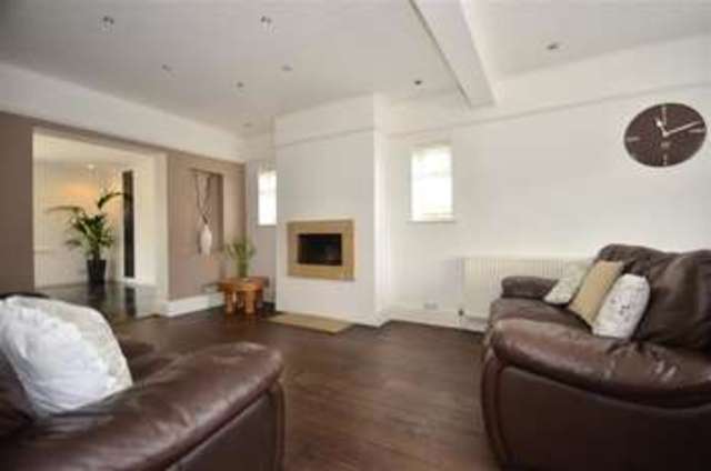  Image of 4 bedroom Detached house for sale in Stanham Road Dartford DA1 at Dartford Kent Dartford, DA1 3AW