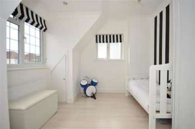  Image of 4 bedroom Detached house for sale in Stanham Road Dartford DA1 at Dartford Kent Dartford, DA1 3AW