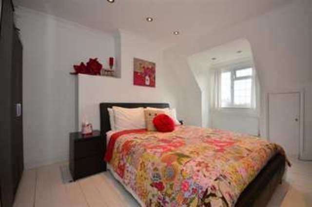  Image of 4 bedroom Detached house for sale in Stanham Road Dartford DA1 at Dartford Kent Dartford, DA1 3AW