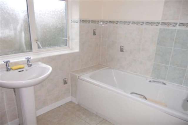 Image of 4 bedroom Semi-Detached house to rent in Stanley Road Oldbury B68 at Warley, B68 0EH