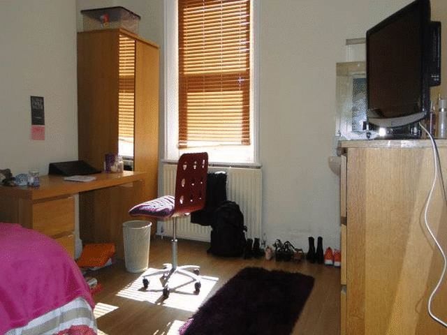  Image of 6 bedroom Detached house to rent in Stannington Avenue Heaton Newcastle upon Tyne NE6 at Stannington Avenue Array Byker, NE6 5AA