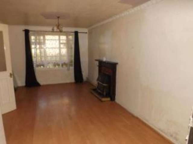  Image of 3 bedroom End of Terrace for sale in Stantonbury Close New Bradwell Milton Keynes MK13 at New Bradwell Milton Keynes New Bradwell, MK13 0EY
