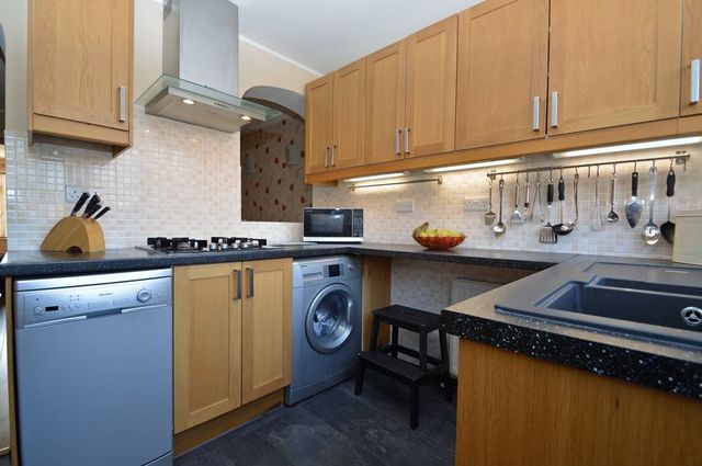  Image of 2 bedroom Terraced house for sale in Staples Close Clevedon BS21 at Staples Close  Clevedon, BS21 5BL