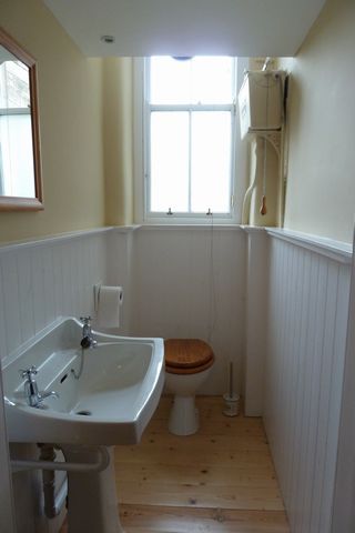  Image of 1 bedroom Flat to rent in Starbank Road Edinburgh EH5 at Trinity Edinburgh Edinburgh, EH5 3BW