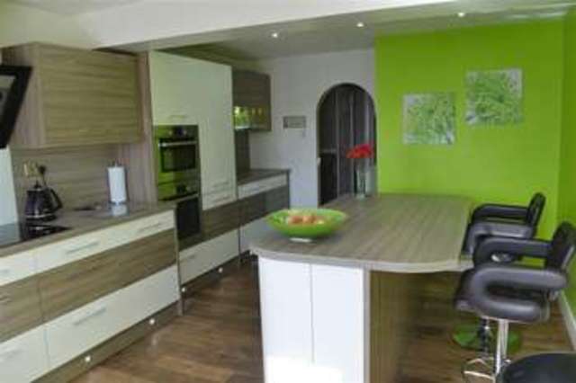  Image of 4 bedroom Detached house for sale in Starling Close Weston-super-Mare BS22 at Starling Close  Weston-Super-Mare, BS22 8SN