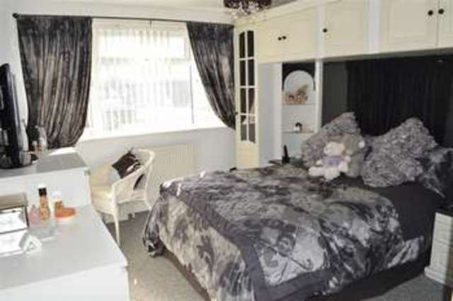  Image of 4 bedroom Detached house for sale in Starling Close Weston-super-Mare BS22 at Starling Close  Weston-Super-Mare, BS22 8SN