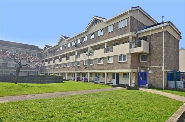  Image of 3 bedroom Flat for sale in Stocksfield Road London E17 at Walthamstow London Walthamstow, E17 3LR