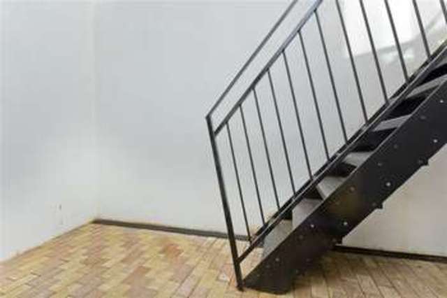  Image of 2 bedroom Maisonette for sale in Stoke Newington High Street London N16 at Stoke Newington London Stoke Newington, N16 8EL